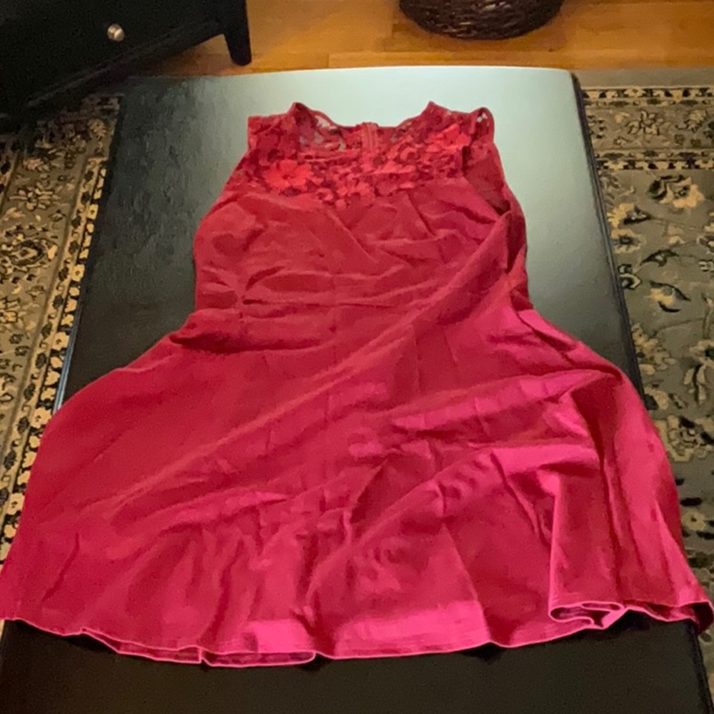 Elegant Red Sleeveless Dress